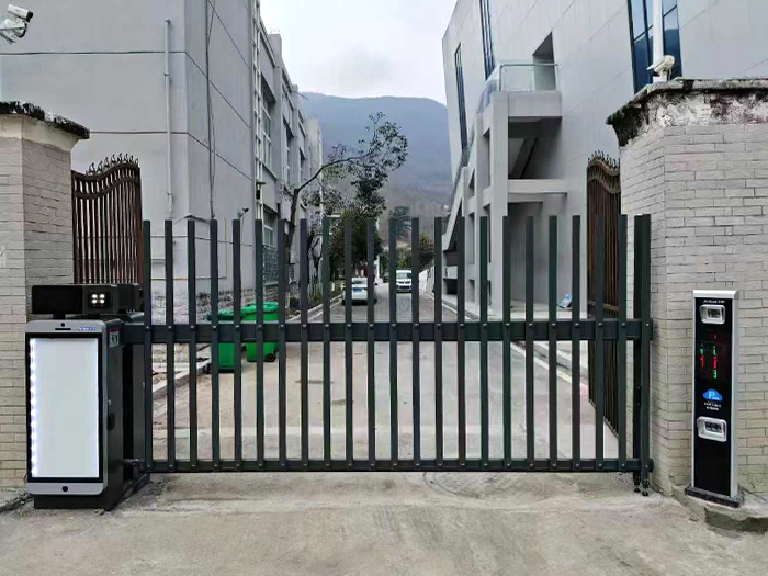 某厂区采用 “ 安快 ” 车牌识别系统